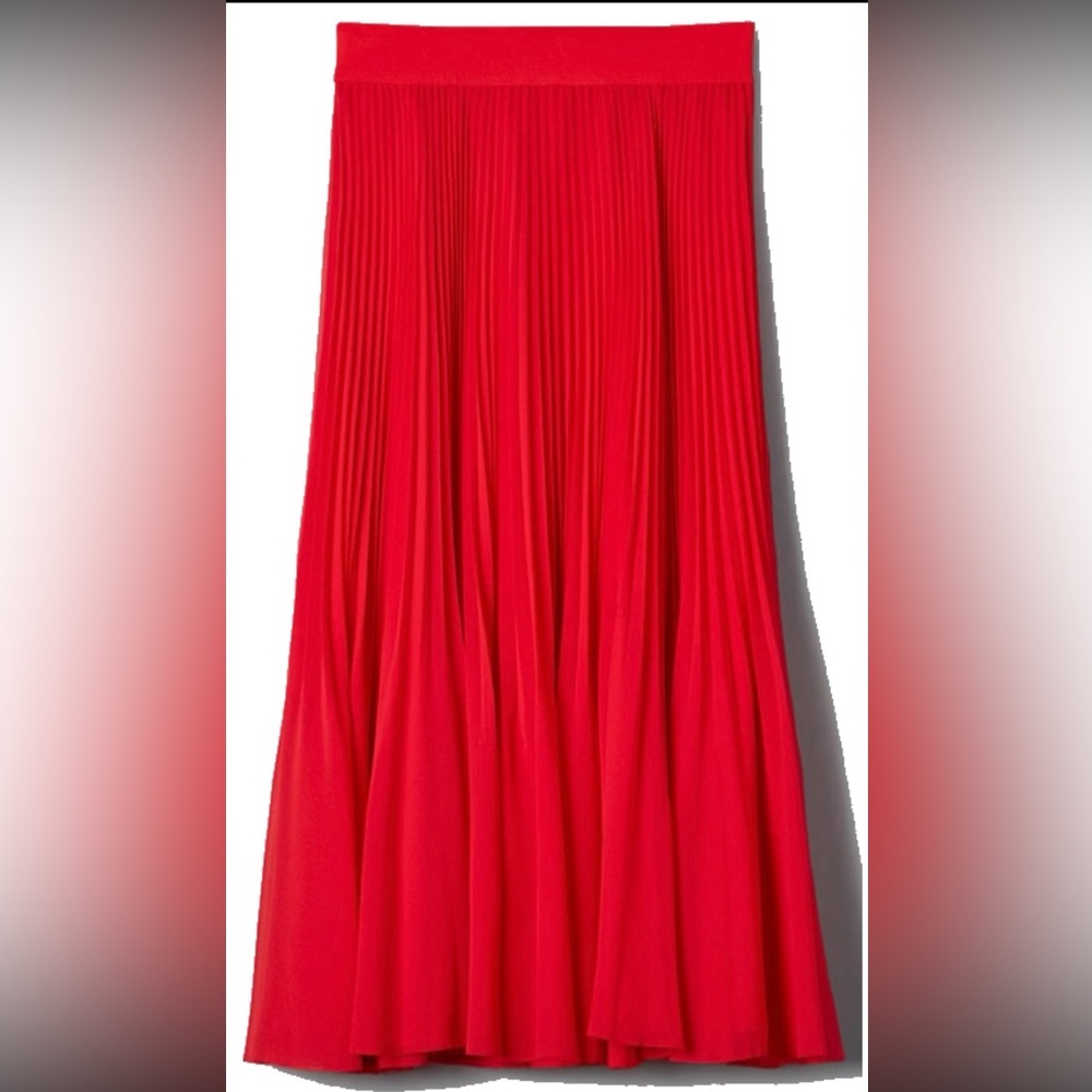 Elegant Red Pleated Twirl Skirt
